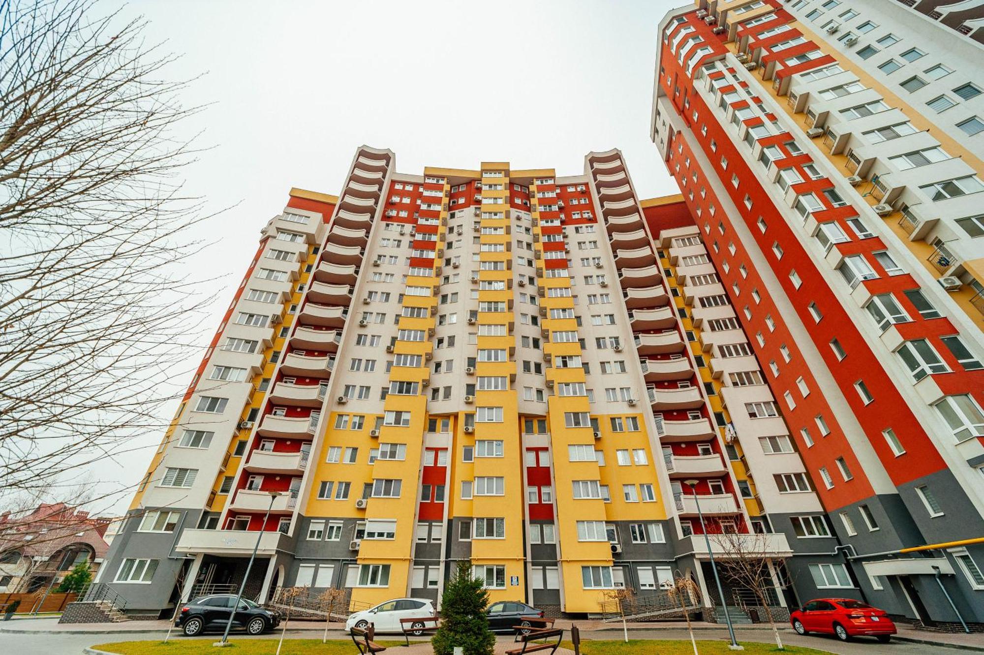 Cozy 2br Near Park! * צ'יסינאו