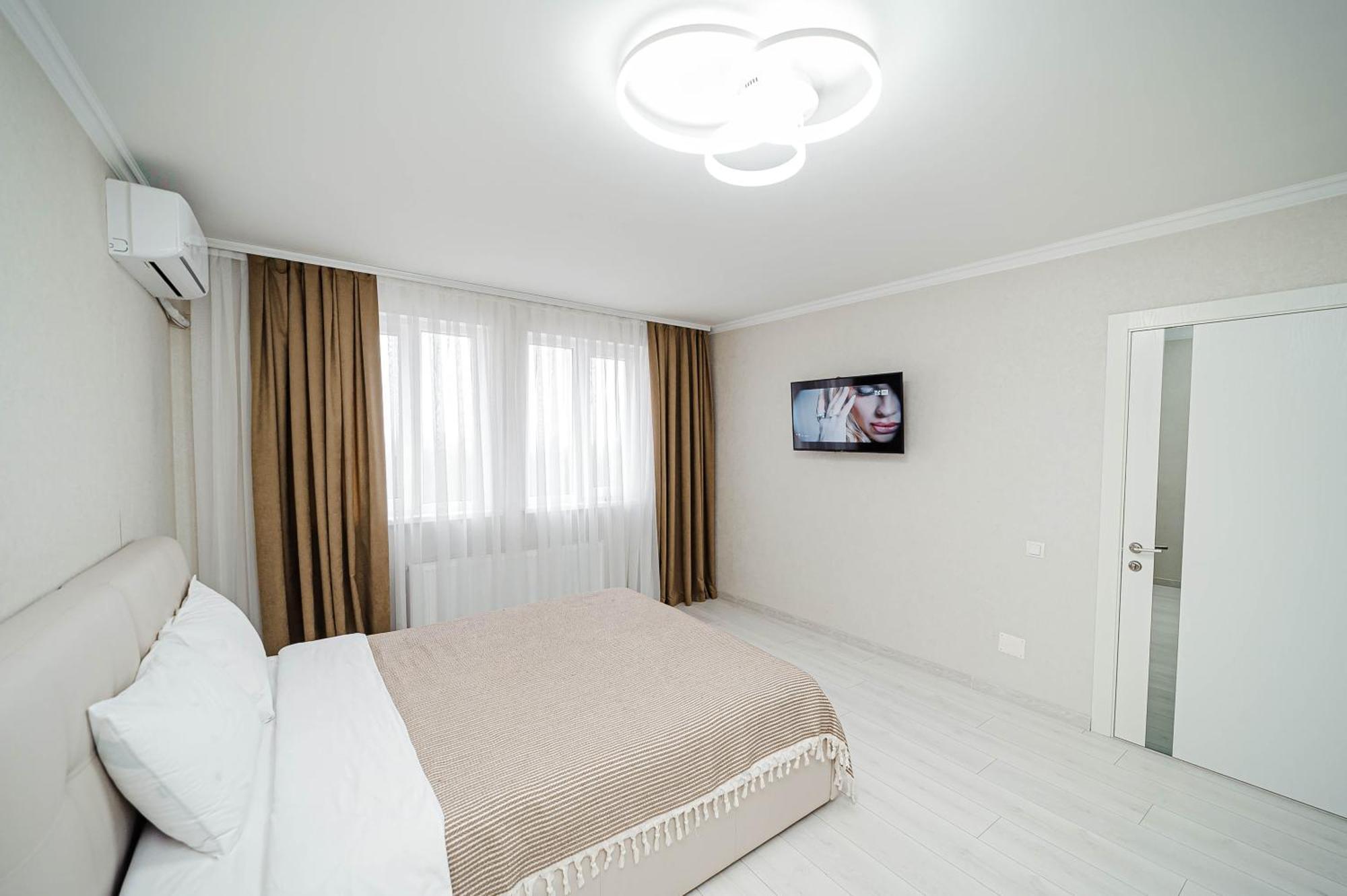 Cozy 2br Near Park! * צ'יסינאו